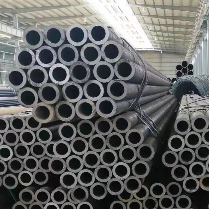 ASTM Metalli Leghe Tubo di acciaio senza saldatura DIN Mediamente duro 12M Automotive Non oleato API